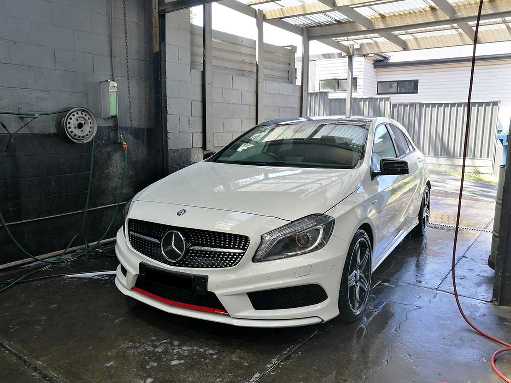 Mercedes Logbook Service: Oil Change, Spark Plug & Filter Replacement